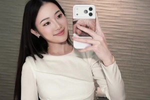 女主播孟超晒自拍，这颜看一眼就沦陷了！😍